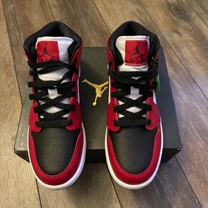 Air Jordan 1 Chicago Black Toe (GS)
